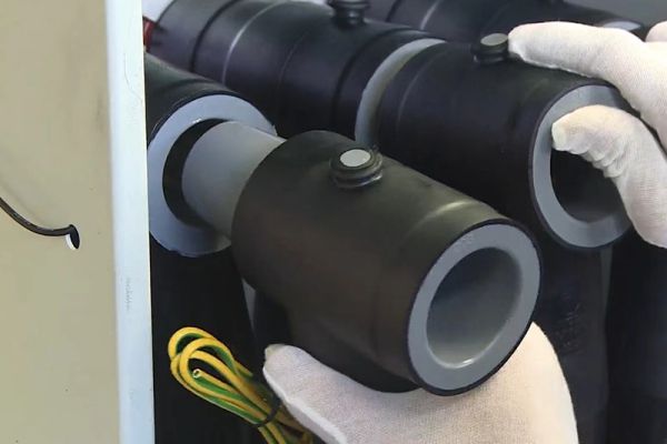 Conector trasero separable atornillado de 15kV 630A